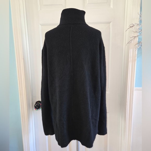 Athleta Transit Merino Wool Blend Colorblock Turtleneck Teal/Black Sweater - Picture 6 of 17